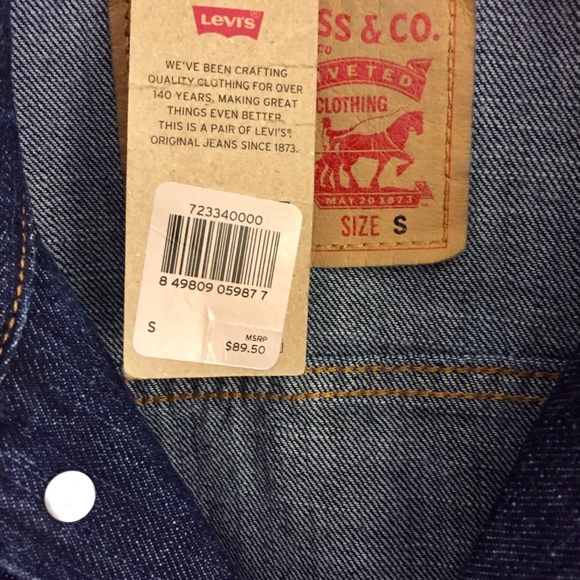 Levi’s Trucker Jacket NWT - Picture 2 of 3